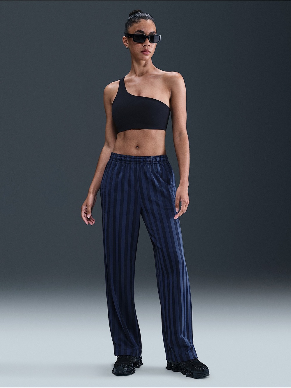Nike Sportswear
Women's Oversized Jacquard Striped Wide-Leg Pants